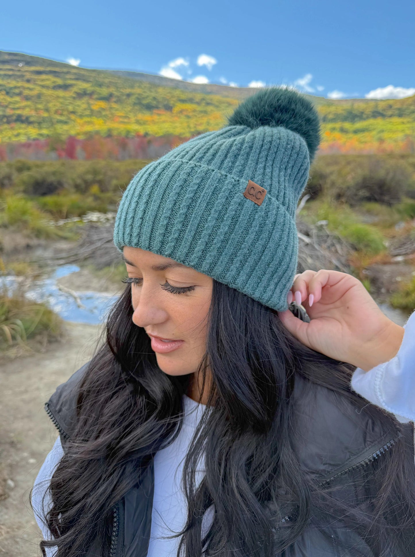 Cable Knit Cuff Pom Pom Hat - Forest Green