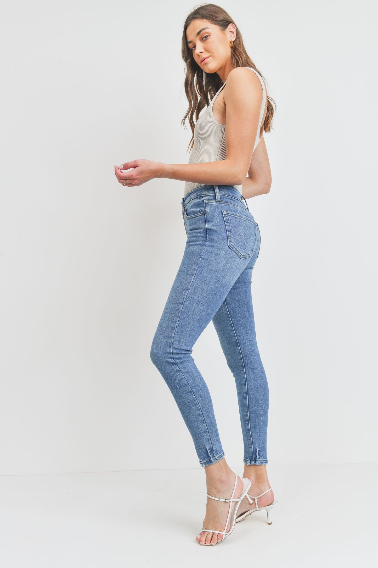 High Rise Button Up Ankle Fray Skinny Jeans - Medium Wash