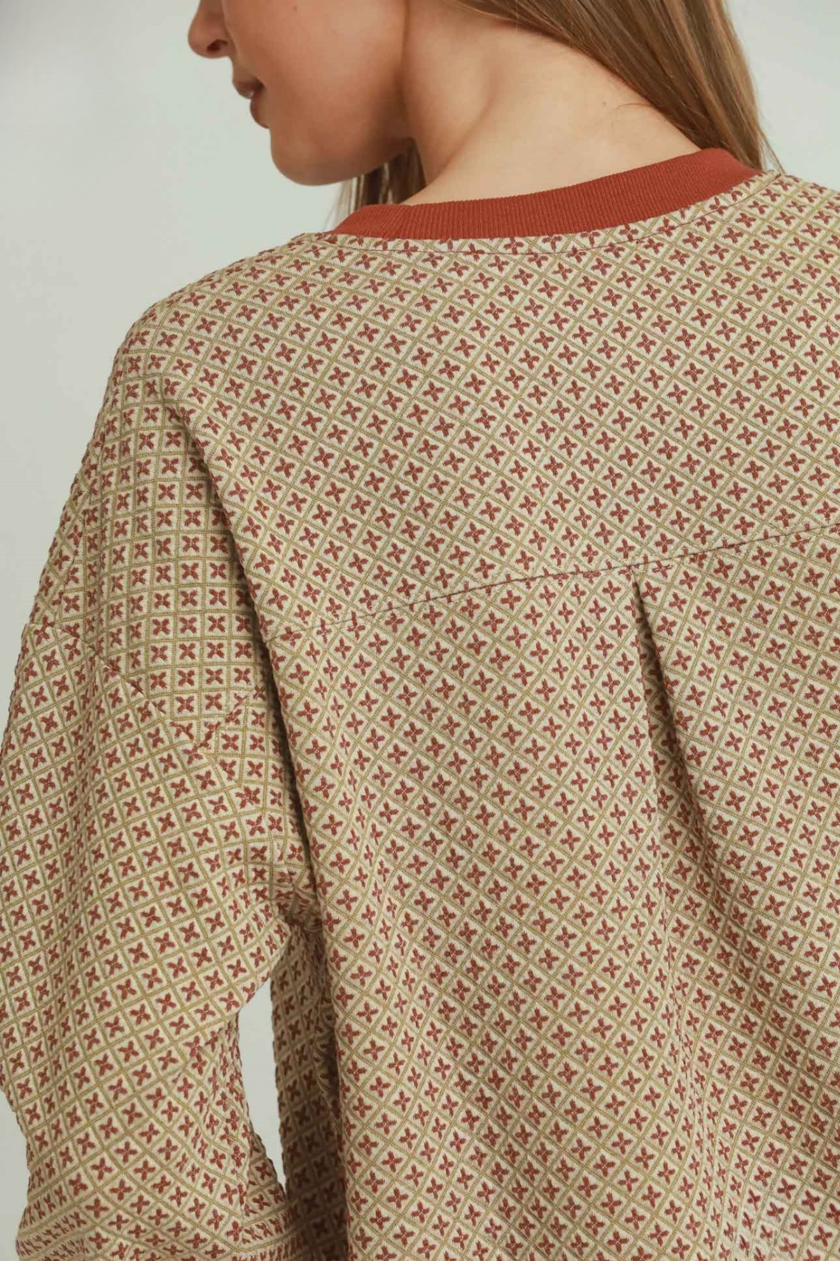 Geometric Contrast Trim Sweater