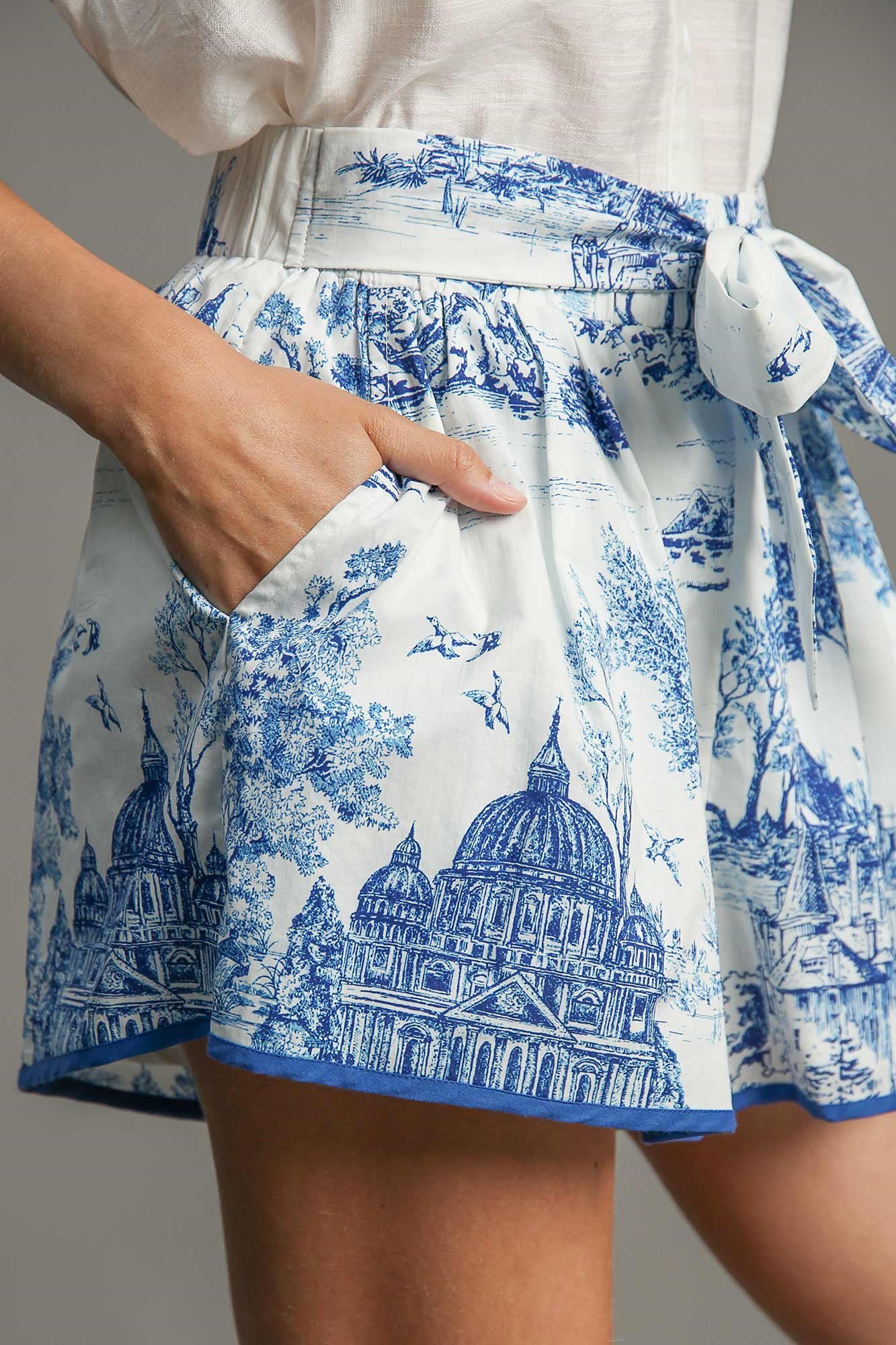 Two-Tone Toile Print Shorts