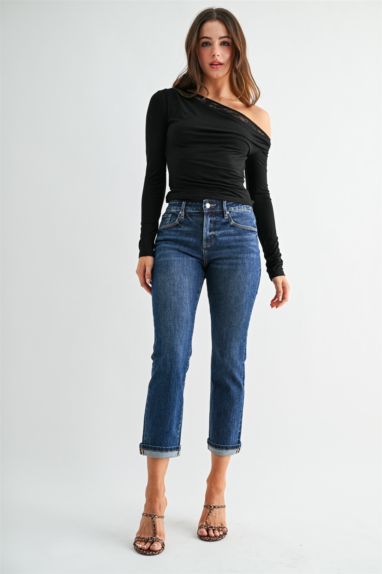 Mid-Rise Straight Crop Jeans