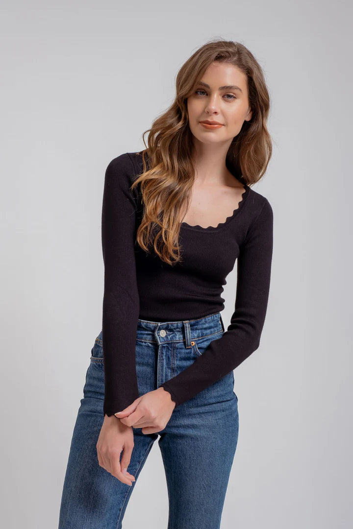 Scallop Trim Top - Black