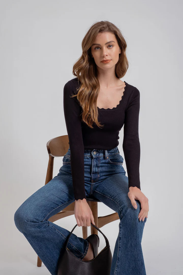 Scallop Trim Top - Black