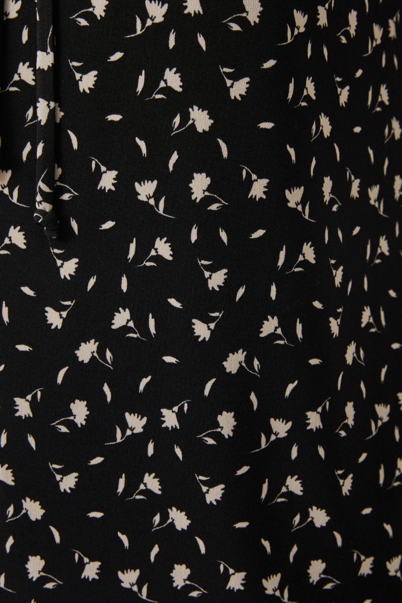 Ruffle Sleeve Ditsy Top