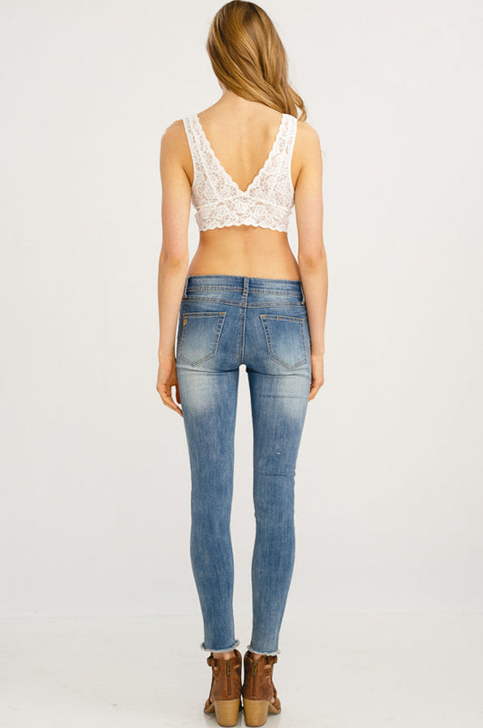 Scalloped Lace Deep V-Neck Padded Bralette - Ivory