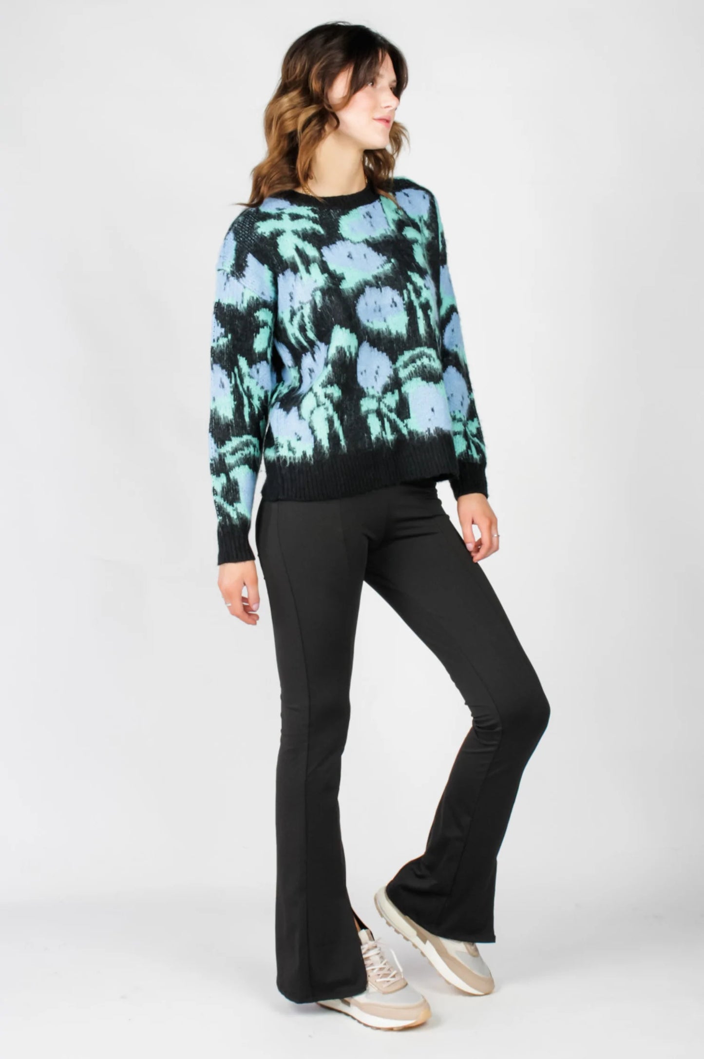 Dahlia Abstract Floral Pattern Crewneck Sweater